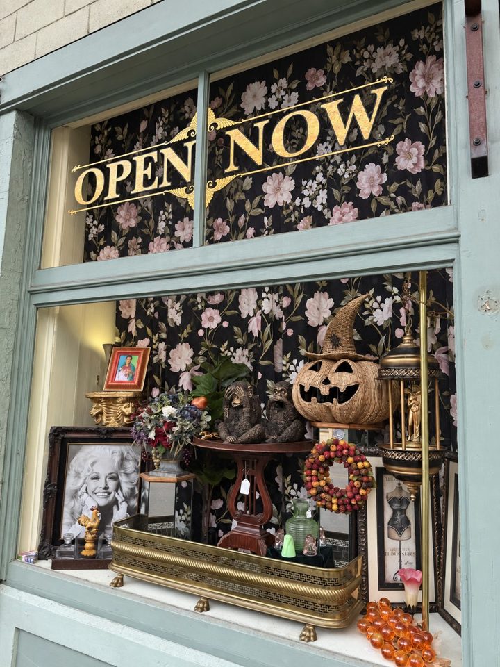 San Francisco Vintage store front